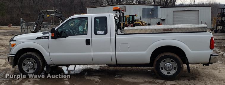 image for item DD3984 2011 Ford F250 Super Duty SuperCab pickup truck