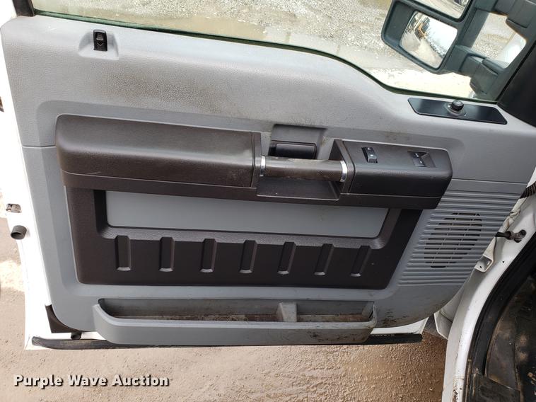 image for item DD3984 2011 Ford F250 Super Duty SuperCab pickup truck