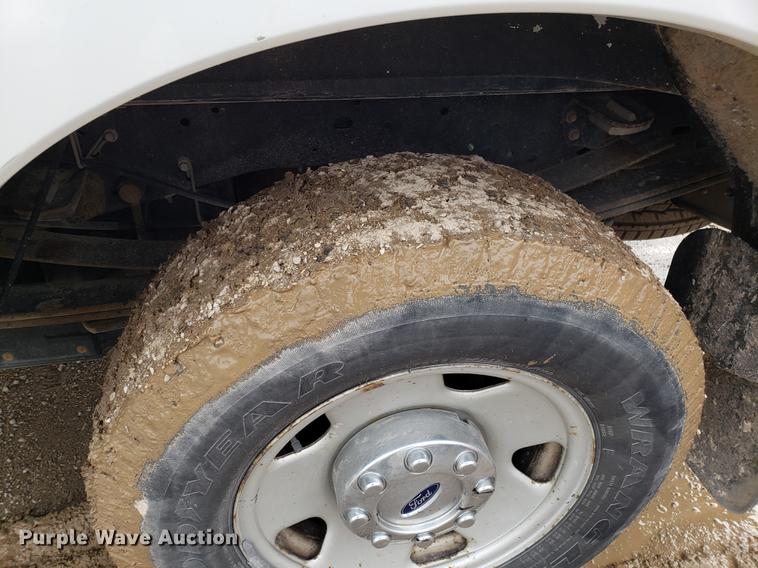 image for item DD3984 2011 Ford F250 Super Duty SuperCab pickup truck