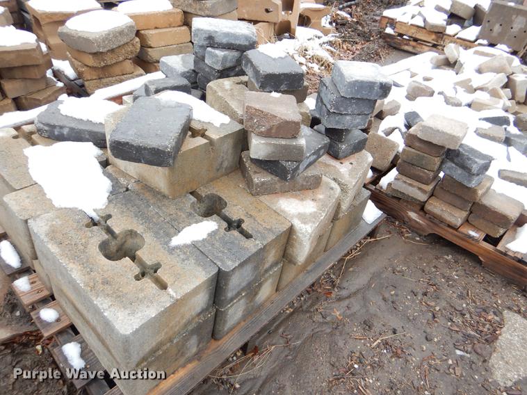 image for item DE0013 Approximately 4,400 landscape bricks, blocks, and pavers