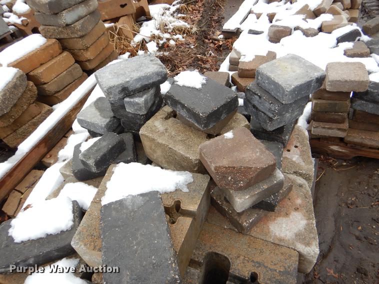image for item DE0013 Approximately 4,400 landscape bricks, blocks, and pavers