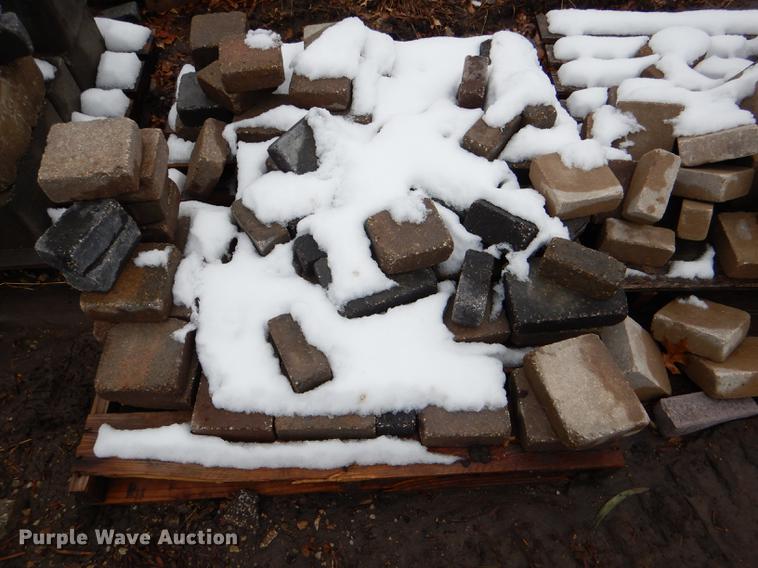 image for item DE0013 Approximately 4,400 landscape bricks, blocks, and pavers