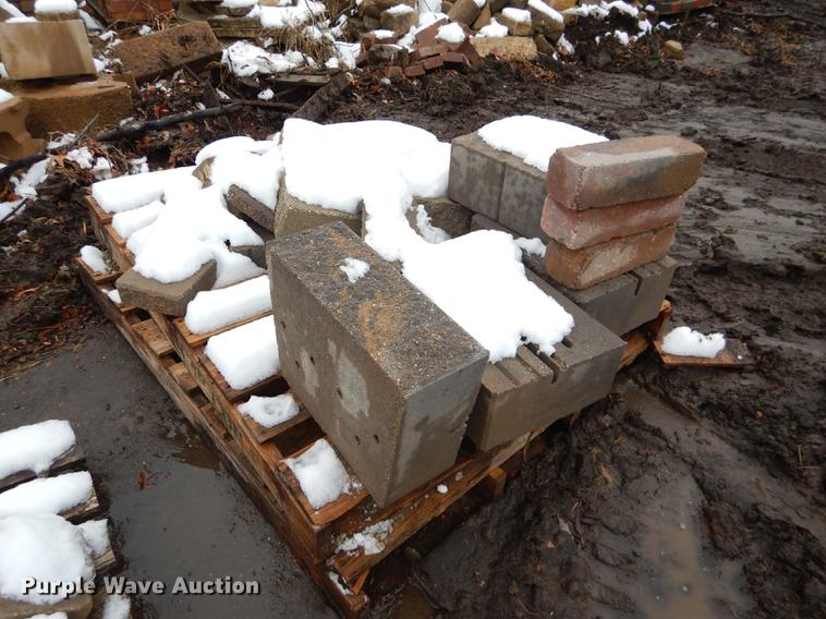 image for item DE0013 Approximately 4,400 landscape bricks, blocks, and pavers