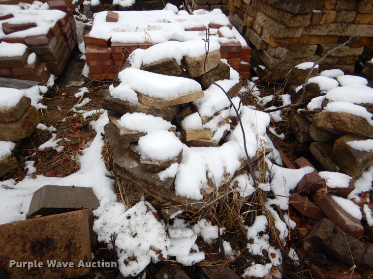image for item DE0013 Approximately 4,400 landscape bricks, blocks, and pavers