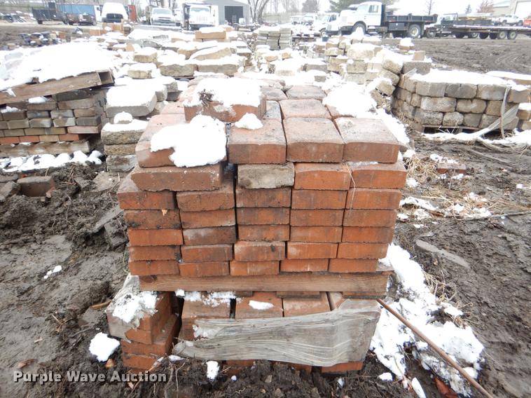 image for item DE0013 Approximately 4,400 landscape bricks, blocks, and pavers