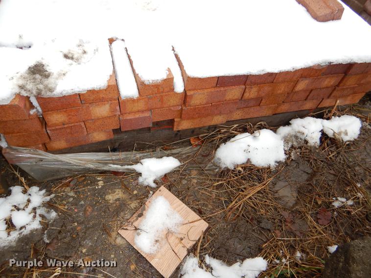 image for item DE0013 Approximately 4,400 landscape bricks, blocks, and pavers