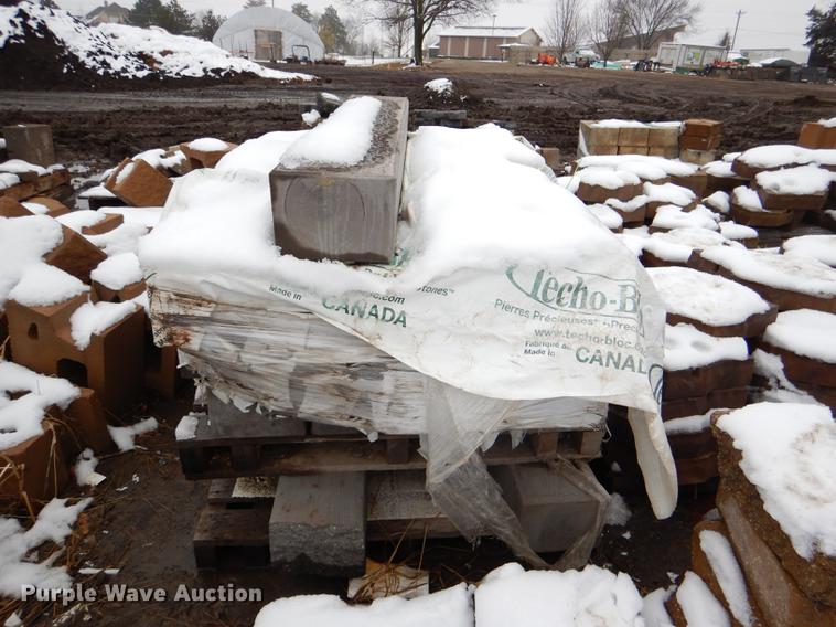 image for item DE0013 Approximately 4,400 landscape bricks, blocks, and pavers