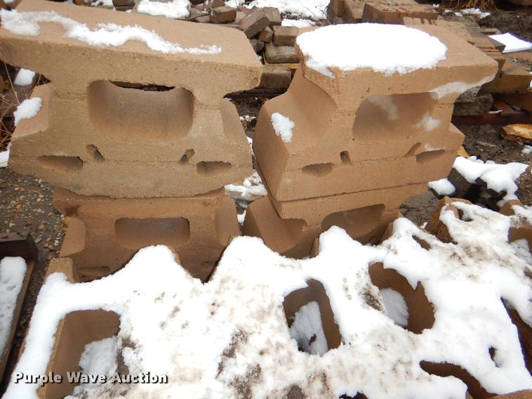 image for item DE0013 Approximately 4,400 landscape bricks, blocks, and pavers