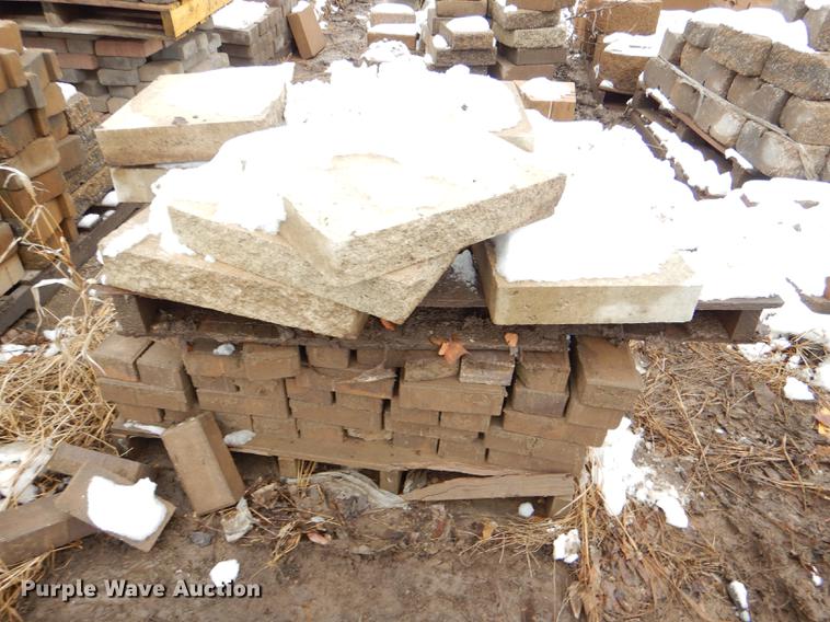 image for item DE0013 Approximately 4,400 landscape bricks, blocks, and pavers
