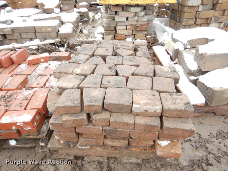 image for item DE0013 Approximately 4,400 landscape bricks, blocks, and pavers