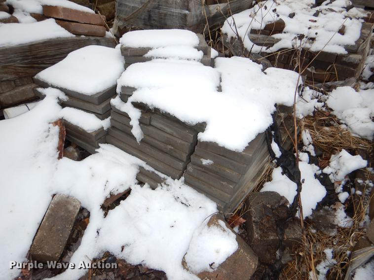 image for item DE0013 Approximately 4,400 landscape bricks, blocks, and pavers