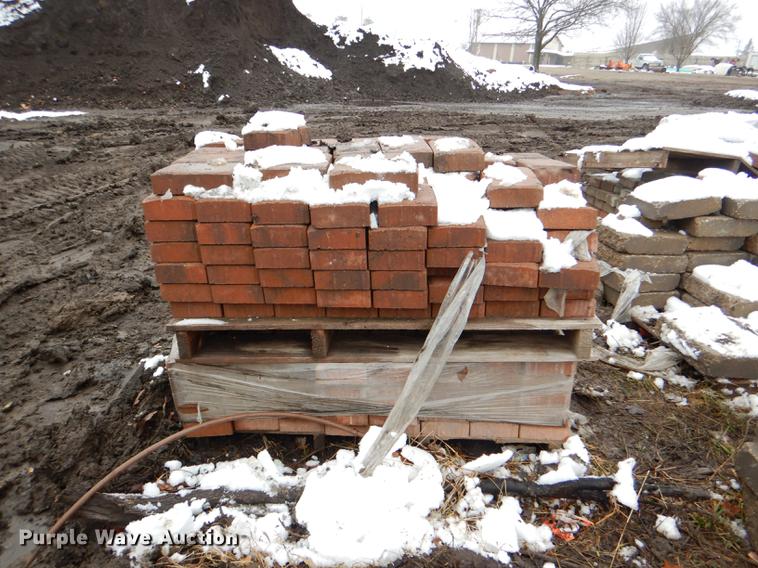 image for item DE0013 Approximately 4,400 landscape bricks, blocks, and pavers