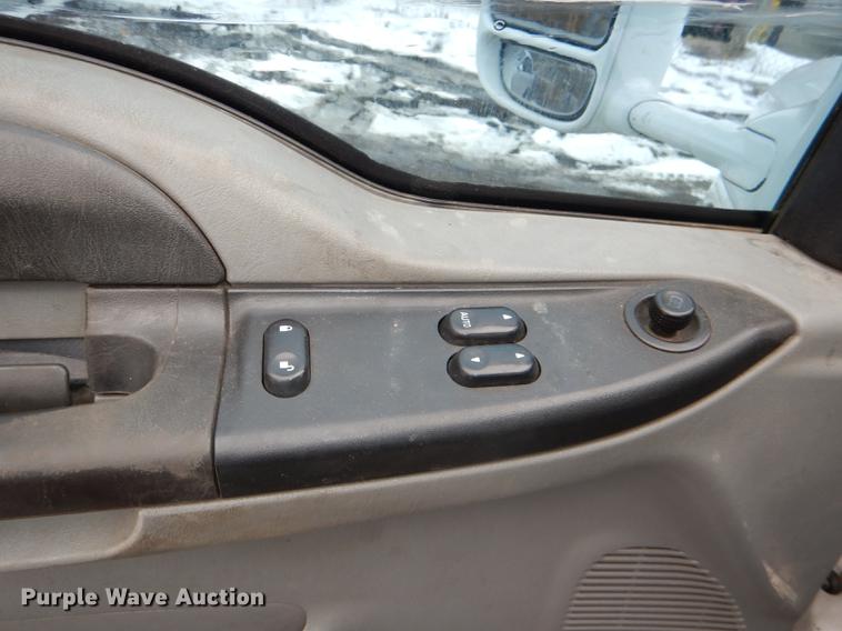 image for item DE0085 2006 Ford F450 Super Duty XLT tow truck