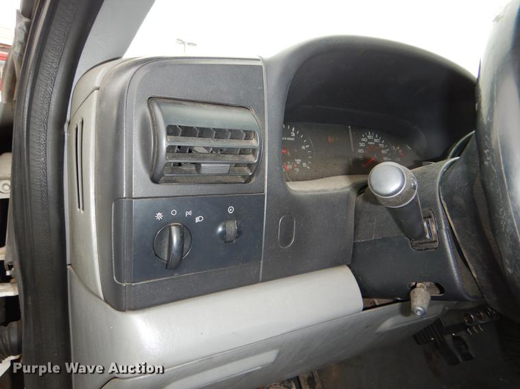 image for item DE0085 2006 Ford F450 Super Duty XLT tow truck