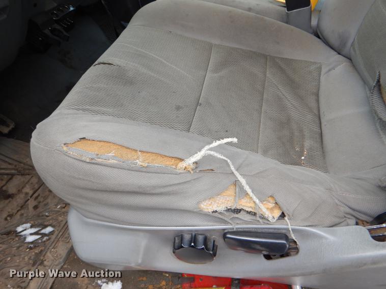 image for item DE0085 2006 Ford F450 Super Duty XLT tow truck