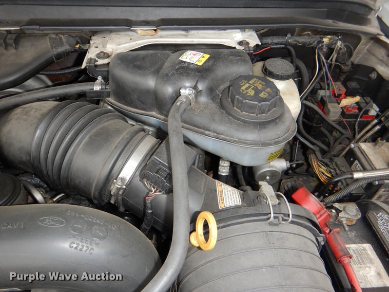 image for item DE0085 2006 Ford F450 Super Duty XLT tow truck