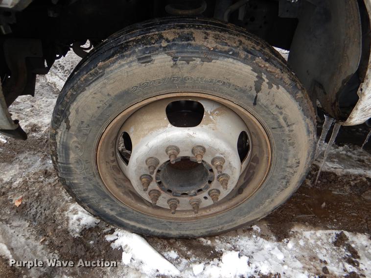 image for item DE0085 2006 Ford F450 Super Duty XLT tow truck