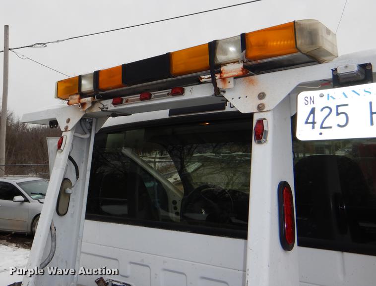 image for item DE0085 2006 Ford F450 Super Duty XLT tow truck