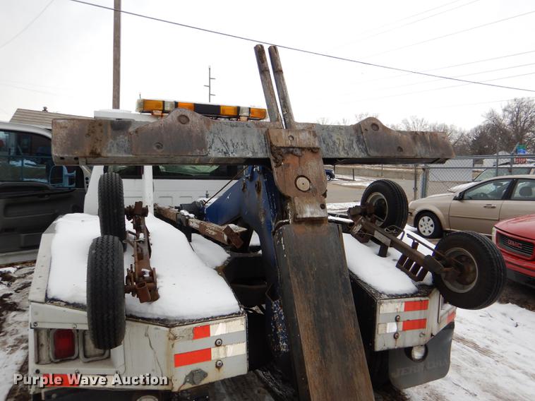 image for item DE0085 2006 Ford F450 Super Duty XLT tow truck