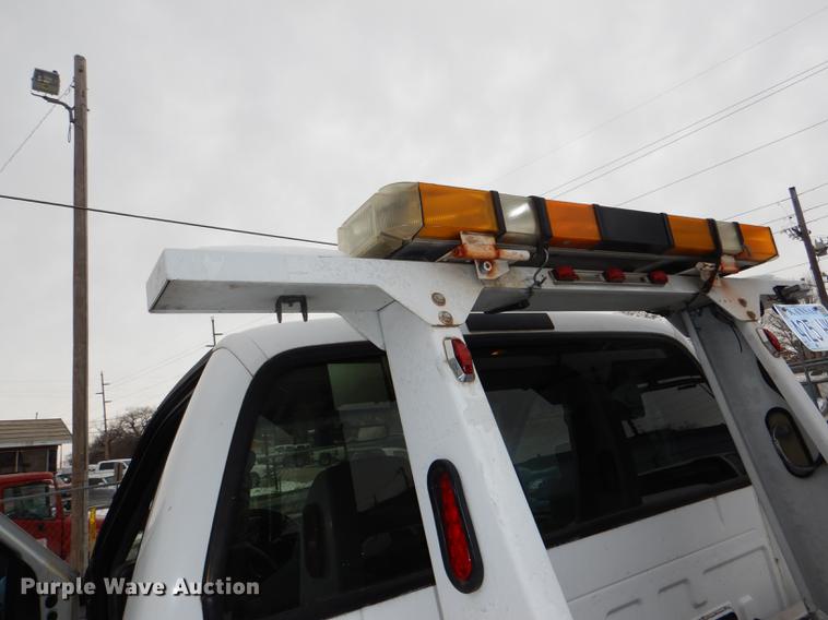 image for item DE0085 2006 Ford F450 Super Duty XLT tow truck