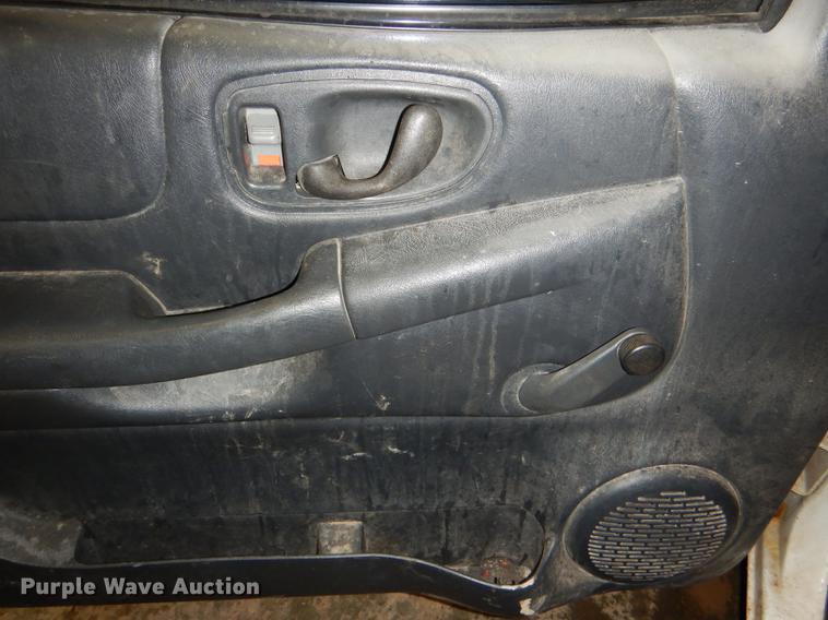 image for item DE0090 2003 Chevrolet S10 Ext. Cab pickup truck