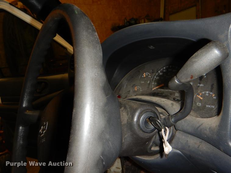 image for item DE0090 2003 Chevrolet S10 Ext. Cab pickup truck