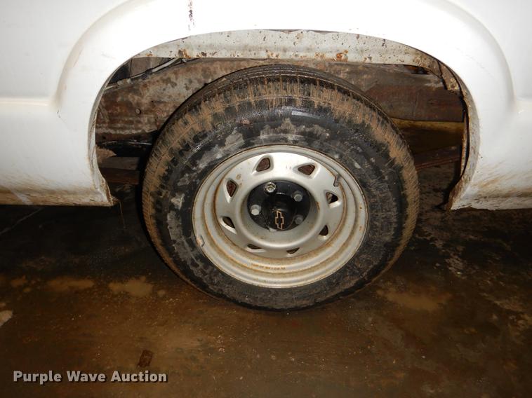 image for item DE0090 2003 Chevrolet S10 Ext. Cab pickup truck