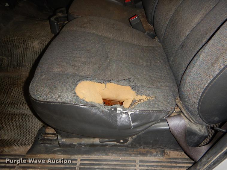 image for item DE0092 2004 Chevrolet Silverado 1500 Ext. Cab pickup truck