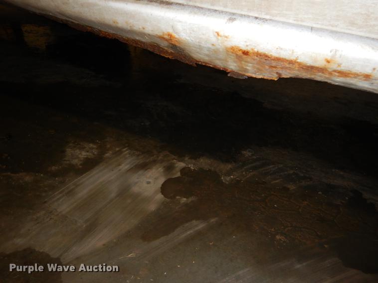 image for item DE0092 2004 Chevrolet Silverado 1500 Ext. Cab pickup truck