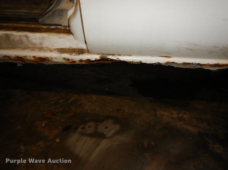 image for item DE0092 2004 Chevrolet Silverado 1500 Ext. Cab pickup truck