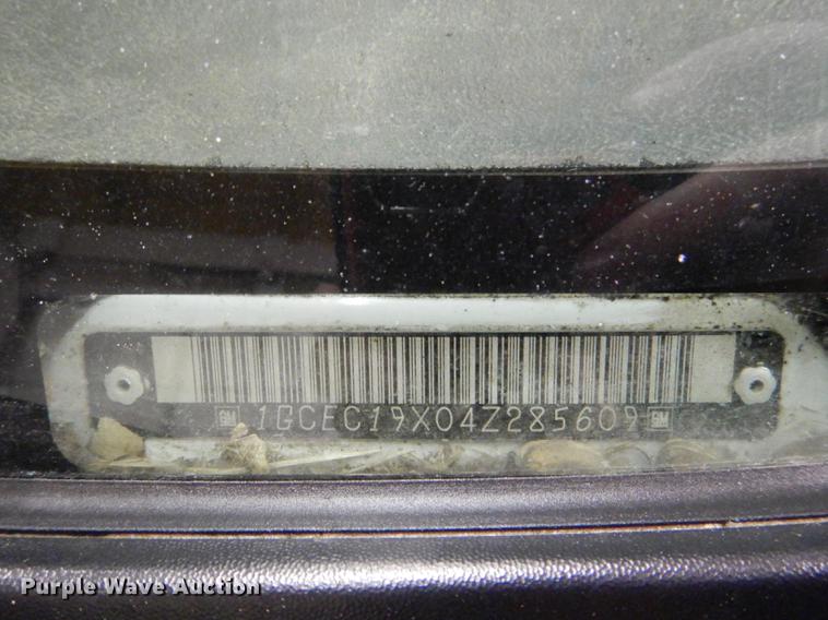 image for item DE0092 2004 Chevrolet Silverado 1500 Ext. Cab pickup truck