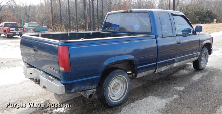 image for item DE6012 1994 GMC Sierra 1500 SLE Ext. Cab pickup truck