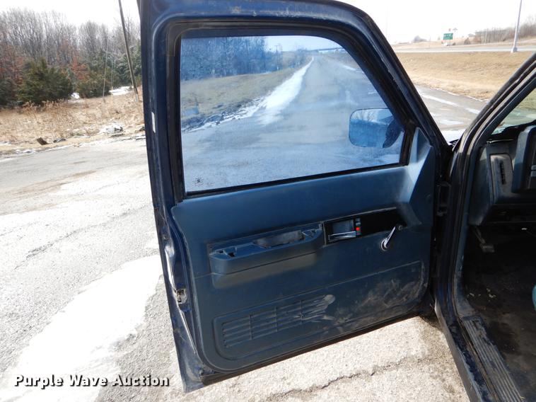 image for item DE6012 1994 GMC Sierra 1500 SLE Ext. Cab pickup truck