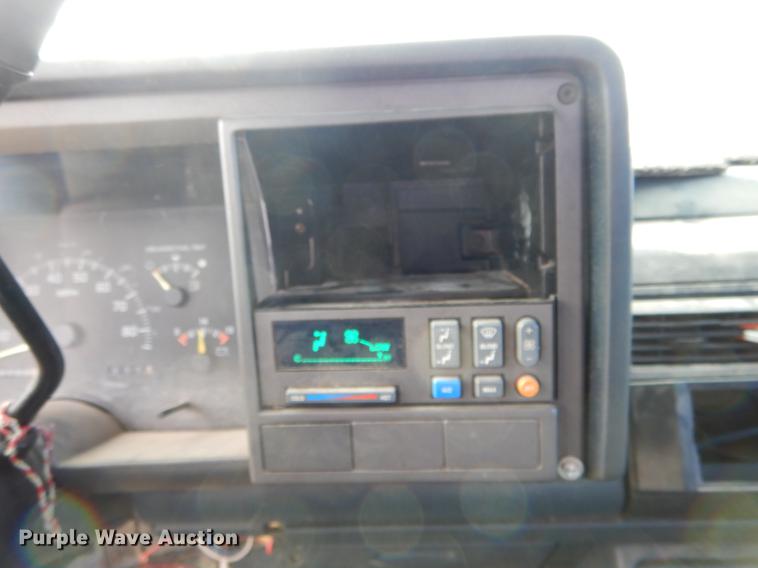 image for item DE6012 1994 GMC Sierra 1500 SLE Ext. Cab pickup truck