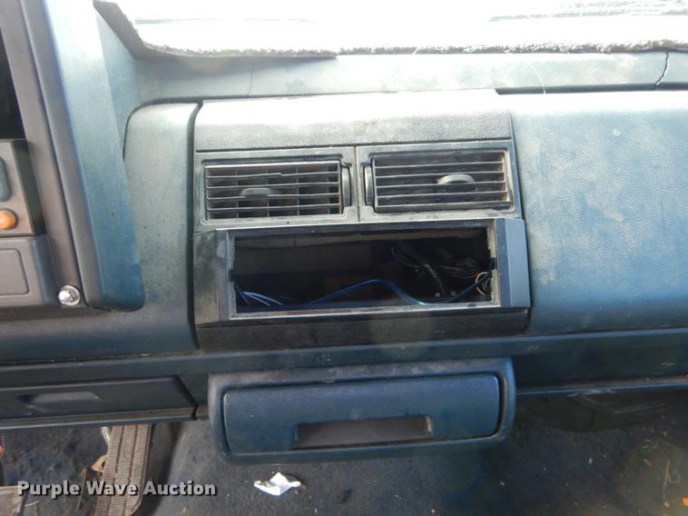 image for item DE6012 1994 GMC Sierra 1500 SLE Ext. Cab pickup truck