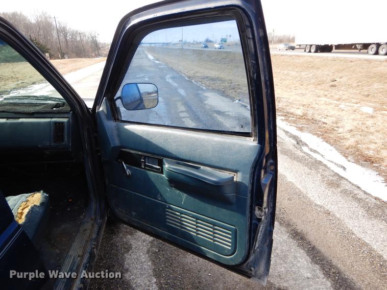 image for item DE6012 1994 GMC Sierra 1500 SLE Ext. Cab pickup truck