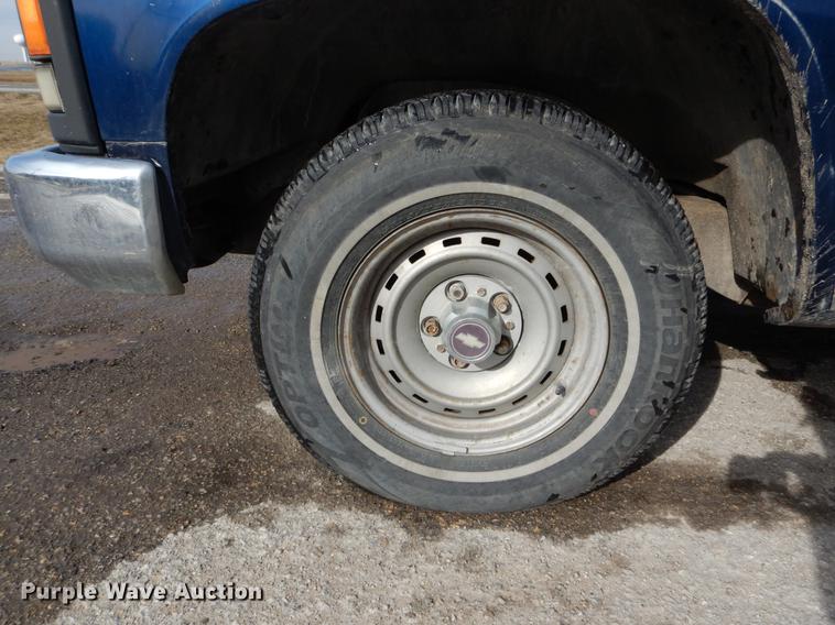 image for item DE6012 1994 GMC Sierra 1500 SLE Ext. Cab pickup truck