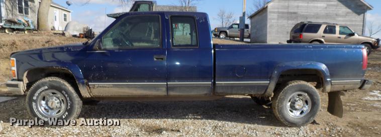image for item DE7574 1996 Chevrolet K2500 Ext. Cab pickup truck