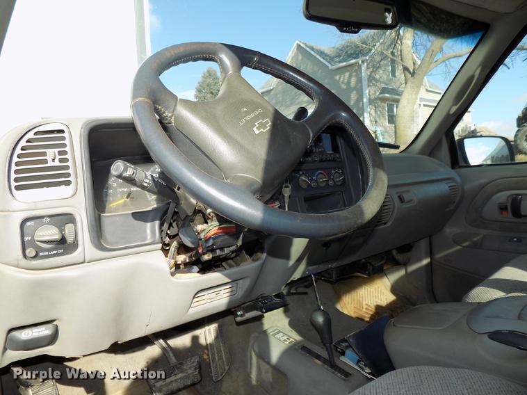 image for item DE7574 1996 Chevrolet K2500 Ext. Cab pickup truck