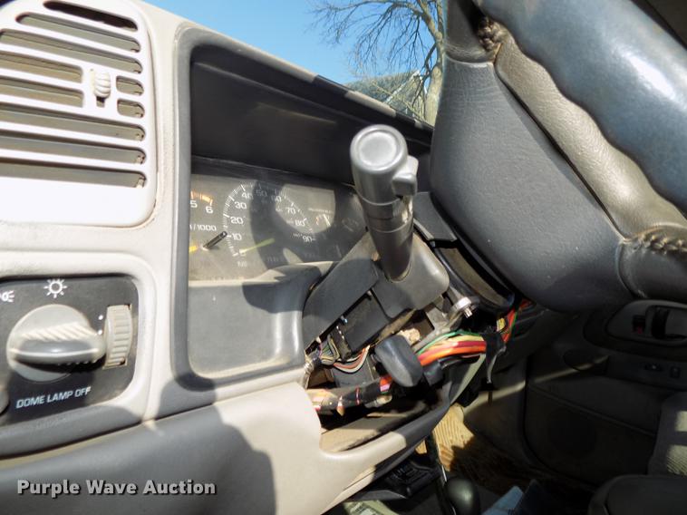 image for item DE7574 1996 Chevrolet K2500 Ext. Cab pickup truck