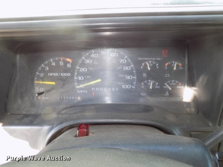 image for item DE7574 1996 Chevrolet K2500 Ext. Cab pickup truck