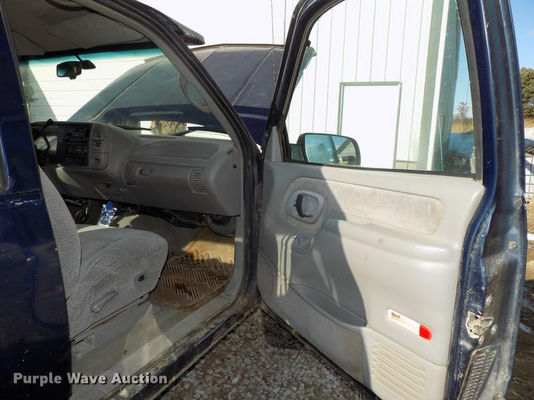 image for item DE7574 1996 Chevrolet K2500 Ext. Cab pickup truck