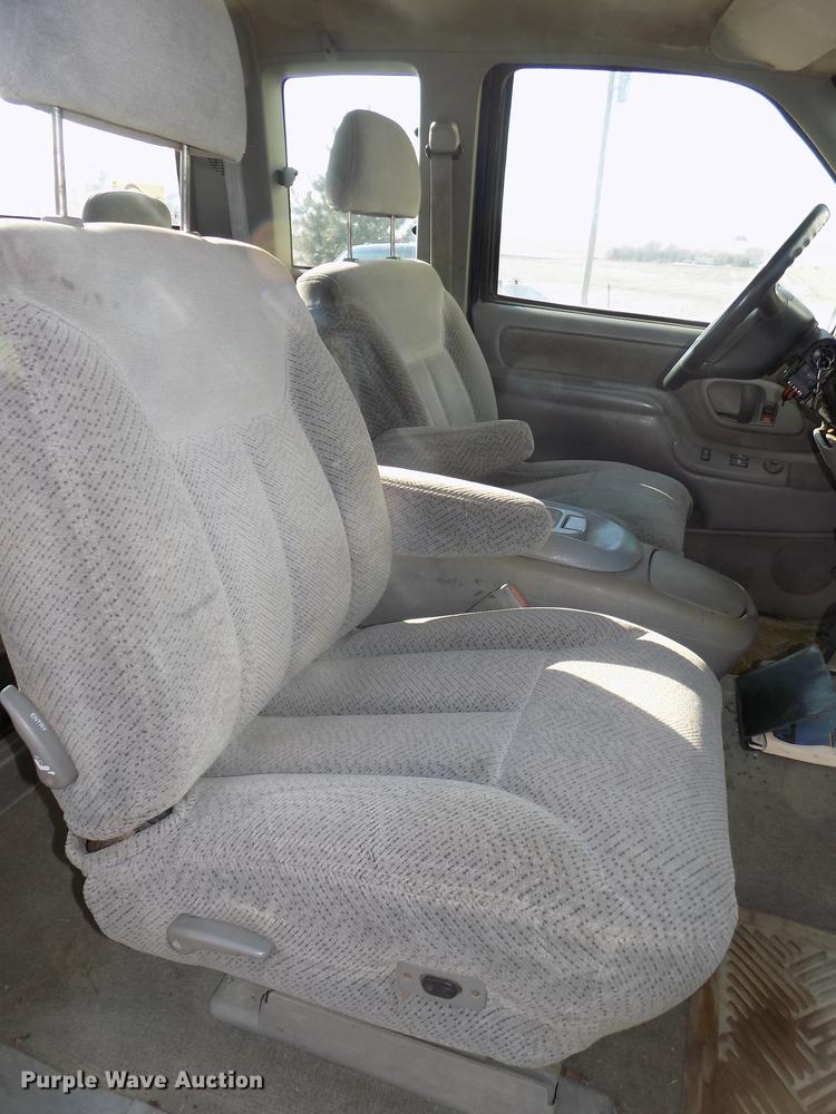 image for item DE7574 1996 Chevrolet K2500 Ext. Cab pickup truck