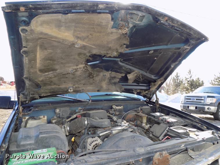 image for item DE7574 1996 Chevrolet K2500 Ext. Cab pickup truck