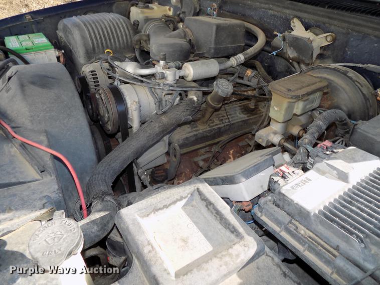 image for item DE7574 1996 Chevrolet K2500 Ext. Cab pickup truck