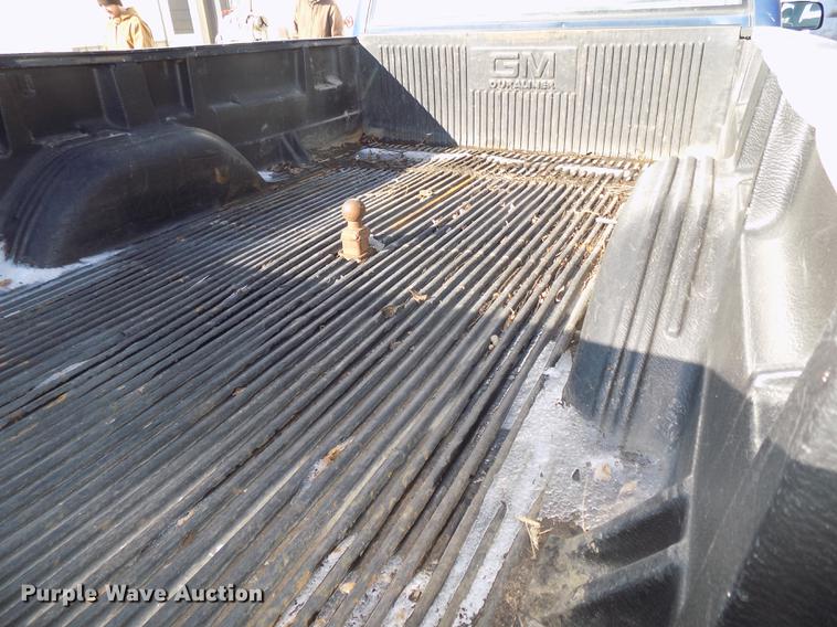 image for item DE7574 1996 Chevrolet K2500 Ext. Cab pickup truck