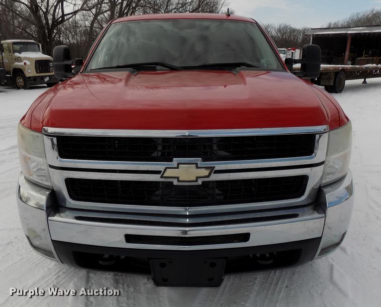 image for item DE7601 2007 Chevrolet Silverado 2500HD Crew Cab pickup truck