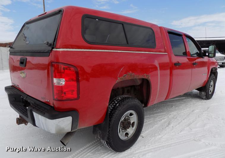 image for item DE7601 2007 Chevrolet Silverado 2500HD Crew Cab pickup truck
