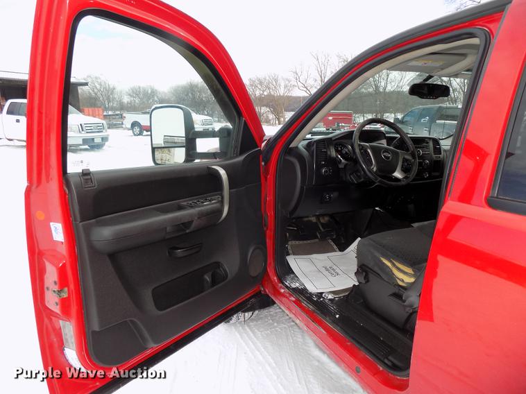 image for item DE7601 2007 Chevrolet Silverado 2500HD Crew Cab pickup truck