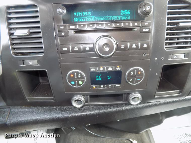 image for item DE7601 2007 Chevrolet Silverado 2500HD Crew Cab pickup truck